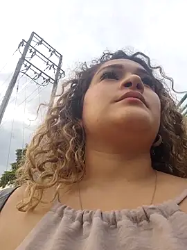 Sara smiiith211 online show from December 3, 10:30 pm