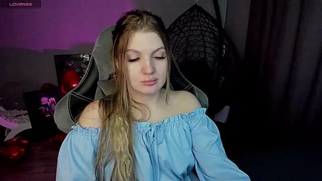 Snapshot of lily_williamss chatting on March 6, 3:24 am lily williamss online show from March 6, 3:24 am