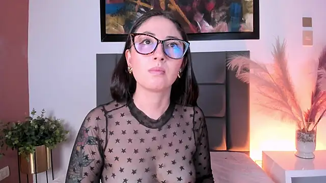 Emilywatsonn online show from June 18, 12:22 am