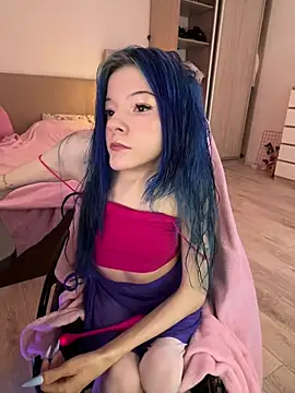 MiniSophiaa online show from July 24, 8:12 am