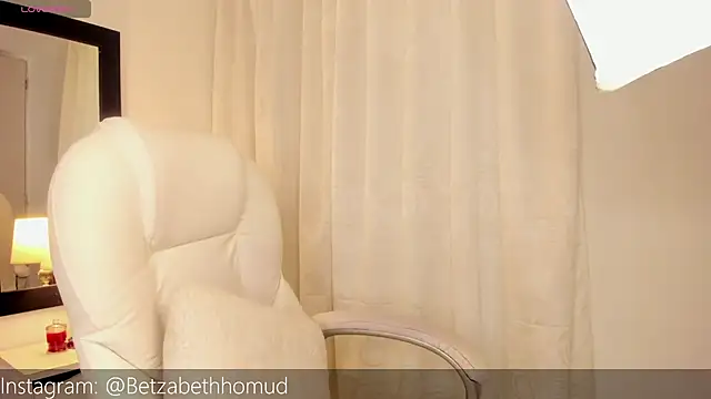 Snapshot of BetzabethHomud0 chatting on October 23, 4:56 am BetzabethHomud0 online show from October 23, 4:56 am