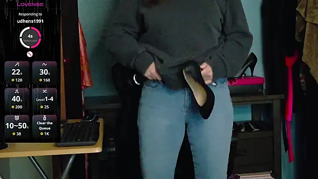 Snapshot of TreeJeanne chatting on October 27, 12:42 pm TreeJeanne online show from October 27, 12:42 pm