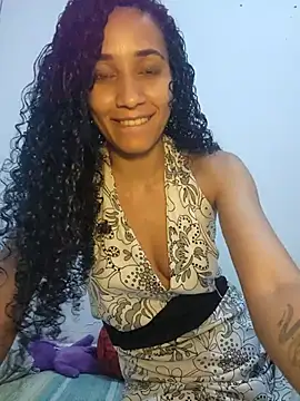 lessaeumesma8 online show from October 7, 7:00 pm