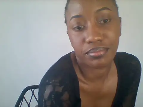 Queeen model online show from July 30, 11:20 am