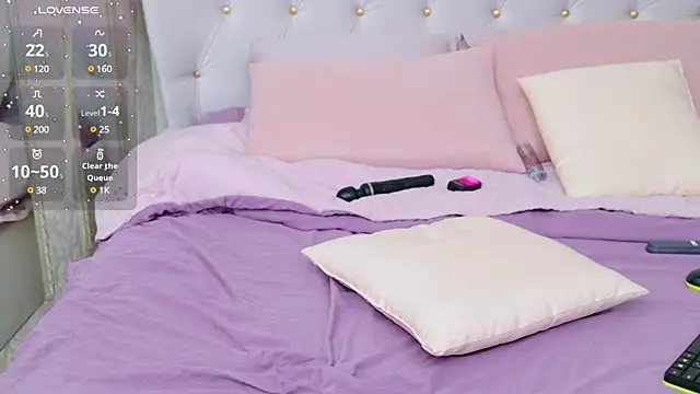 Snapshot of Damn_Bae_ chatting on March 12, 7:24 am Damn Bae online show from March 12, 7:24 am