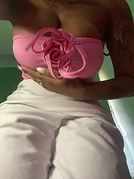 Cherrytowild online show from March 3, 8:38 am