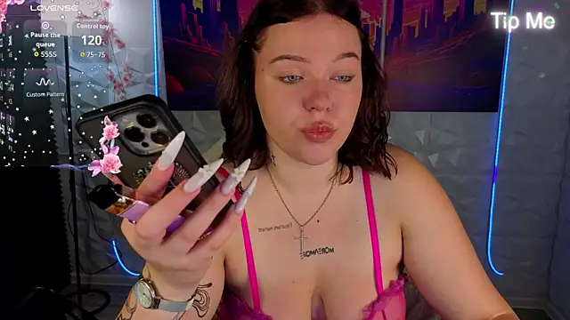 Snapshot of Naomi_B1ack chatting on July 28, 1:01 am Naomi B1ack online show from July 28, 1:01 am