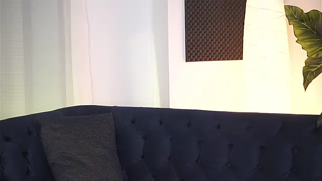 NicoleSarahX online show from March 2, 8:18 pm