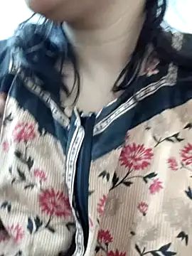 Snapshot of Aaradhya chatting on December 13, 1:15 am Aaradhya online show from December 13, 1:15 am