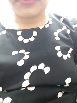 Snapshot of Aaradhya chatting on March 3, 2:15 pm Aaradhya online show from March 3, 2:15 pm