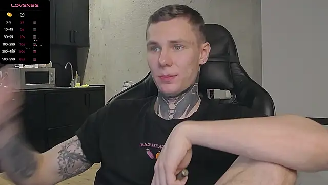 Snapshot of Lechery_boy chatting on December 21, 1:32 pm Lechery boy online show from December 21, 1:32 pm