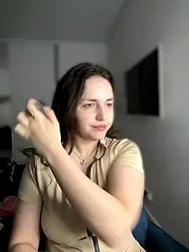 Snapshot of HoneySweetBee chatting on November 28, 11:18 pm HoneySweetBee online show from November 28, 11:18 pm