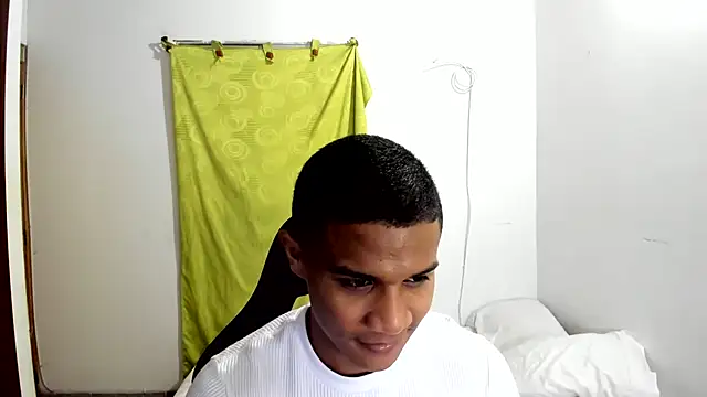 Snapshot of corzoethan chatting on July 6, 5:26 pm corzoethan online show from July 6, 5:26 pm