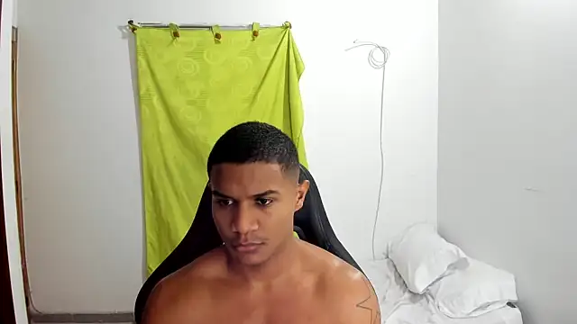 Snapshot of corzoethan chatting on July 9, 3:49 pm corzoethan online show from July 9, 3:49 pm