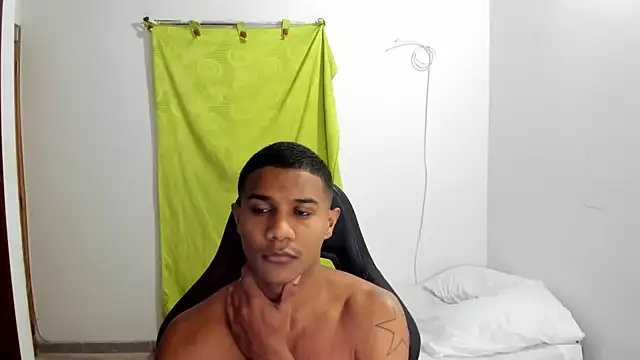 Snapshot of corzoethan chatting on July 10, 4:20 pm corzoethan online show from July 10, 4:20 pm