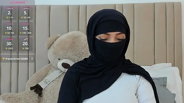 izadii online show from January 5, 6:44 pm