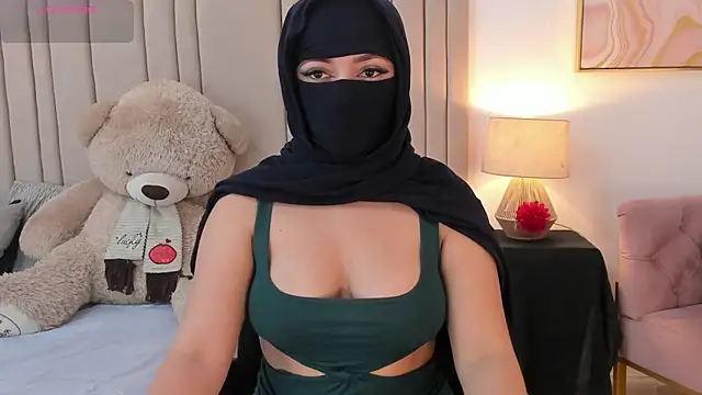 izadii online show from June 24, 7:24 pm