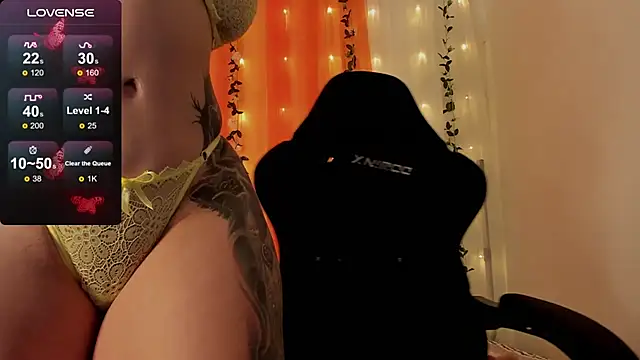 Snapshot of mally_s1 chatting on December 2, 7:16 pm mally s1 online show from December 2, 7:16 pm