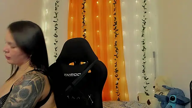 Snapshot of mally_s1 chatting on December 10, 4:27 pm mally s1 online show from December 10, 4:27 pm