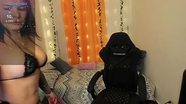 Snapshot of mally_s1 chatting on December 27, 9:32 pm mally s1 online show from December 27, 9:32 pm