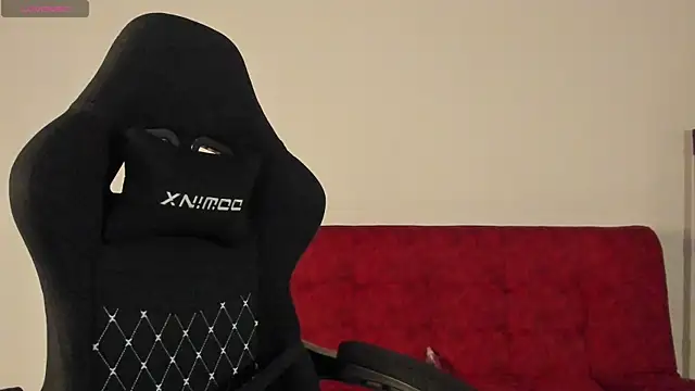 Snapshot of mally_s1 chatting on March 5, 1:42 am mally s1 online show from March 5, 1:42 am