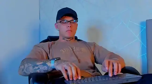 NoahhBrown online show from January 30, 11:55 pm