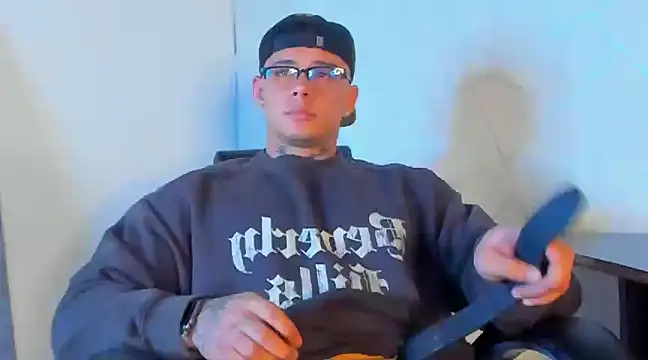 NoahhBrown online show from February 3, 1:09 am