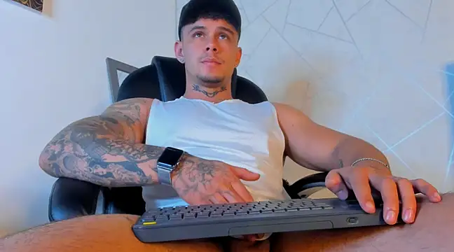 NoahhBrown online show from March 3, 7:10 am