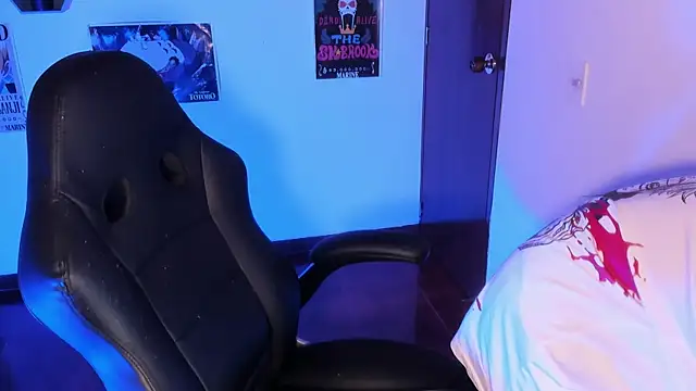 MonxxsLove online show from May 9, 4:28 am