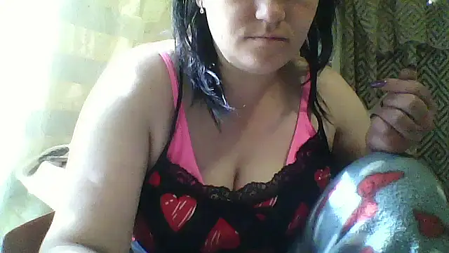 HollyLaBerry online show from May 16, 6:32 am