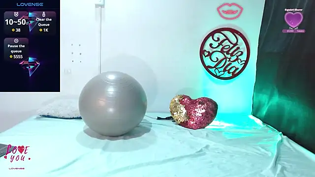 cleopatraa online show from February 25, 7:36 pm