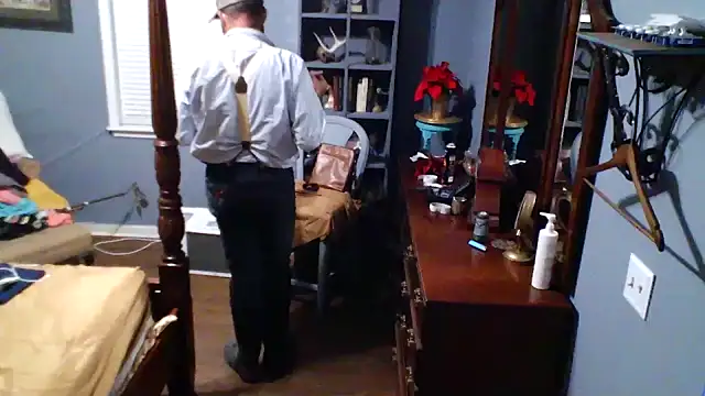 Snapshot of Onesieboy4daddys chatting on December 3, 6:32 am Onesieboy4daddys online show from December 3, 6:32 am