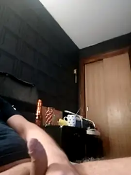 Snapshot of dannysss87 chatting on December 23, 3:37 am dannysss87 online show from December 23, 3:37 am