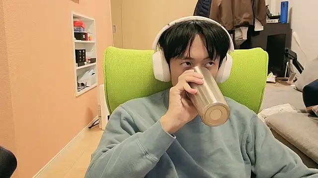 freeeeeessssss111 online show from December 4, 4:22 am