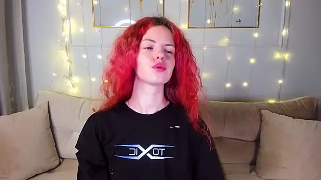 Snapshot of RubyAttwood chatting on March 8, 10:02 pm RubyAttwood online show from March 8, 10:02 pm