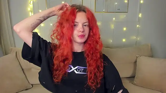 Snapshot of RubyAttwood chatting on March 18, 10:37 pm RubyAttwood online show from March 18, 10:37 pm