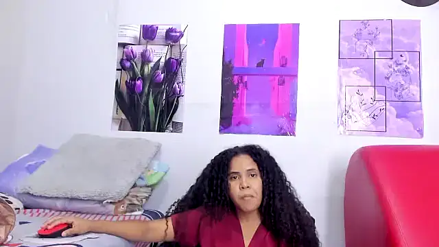 Snapshot of makena18 chatting on December 15, 1:22 pm makena18 online show from December 15, 1:22 pm