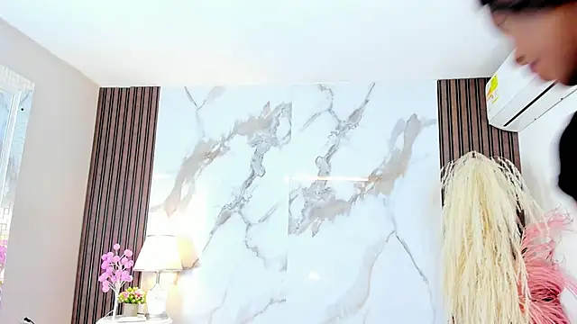 Snapshot of aidaadams chatting on February 15, 12:22 pm aidaadams online show from February 15, 12:22 pm