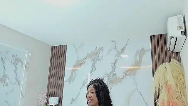 Snapshot of aidaadams chatting on March 22, 11:53 am aidaadams online show from March 22, 11:53 am