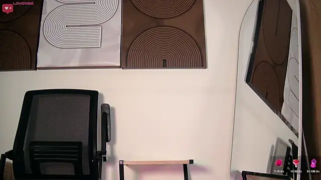 aidaadams online show from March 7, 10:45 am