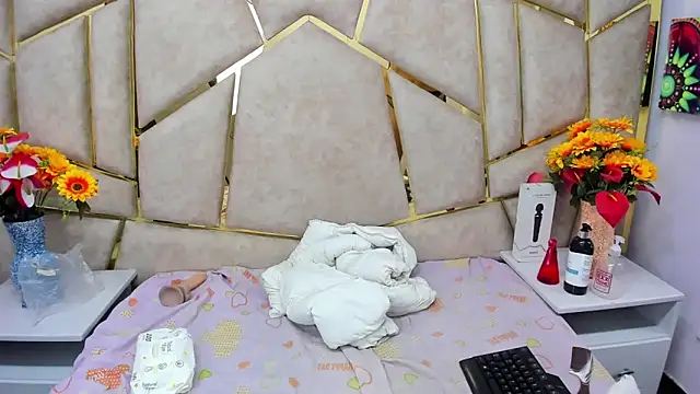 Snapshot of Kloe_Candy1 chatting on October 26, 5:46 am Kloe Candy1 online show from October 26, 5:46 am