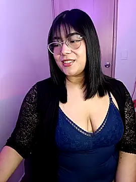 AlexaKimm online show from September 20, 2:51 pm