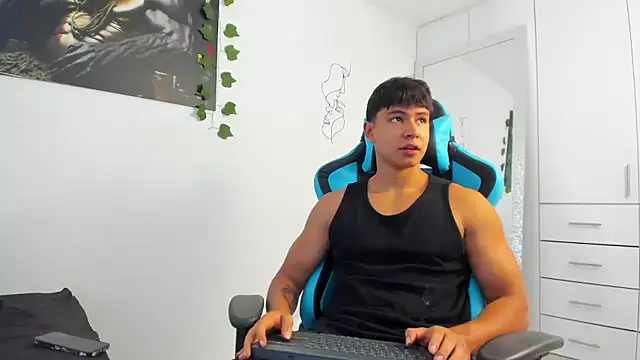 Snapshot of Bray_Kevin chatting on December 3, 4:17 pm Bray Kevin online show from December 3, 4:17 pm