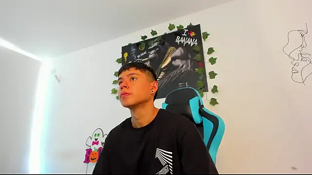 Snapshot of Bray_Kevin chatting on January 19, 4:36 pm Bray Kevin online show from January 19, 4:36 pm