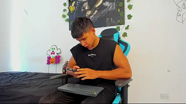 Snapshot of Bray_Kevin chatting on January 23, 3:54 pm Bray Kevin online show from January 23, 3:54 pm