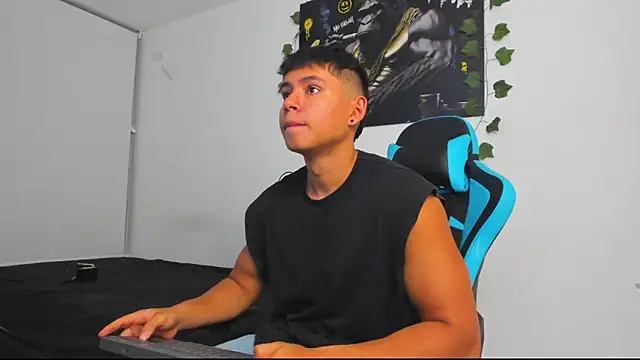 Snapshot of Bray_Kevin chatting on January 26, 12:48 am Bray Kevin online show from January 26, 12:48 am