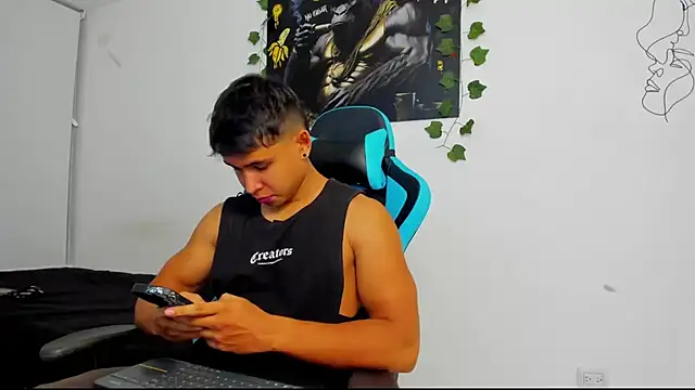 Snapshot of Bray_Kevin chatting on January 29, 12:43 am Bray Kevin online show from January 29, 12:43 am