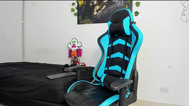 Snapshot of Bray_Kevin chatting on February 1, 1:55 am Bray Kevin online show from February 1, 1:55 am