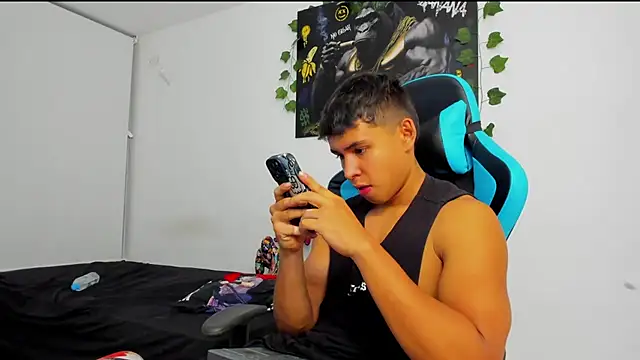 Snapshot of Bray_Kevin chatting on February 5, 2:19 am Bray Kevin online show from February 5, 2:19 am