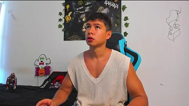 Snapshot of Bray_Kevin chatting on February 17, 3:31 pm Bray Kevin online show from February 17, 3:31 pm